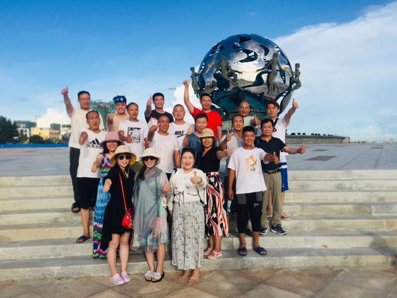 　　放飛心情，感受*美旅行